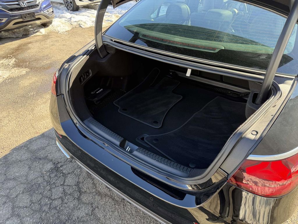 Used 2024 Mercedes-Benz E 350 4MATIC Sedan image 19