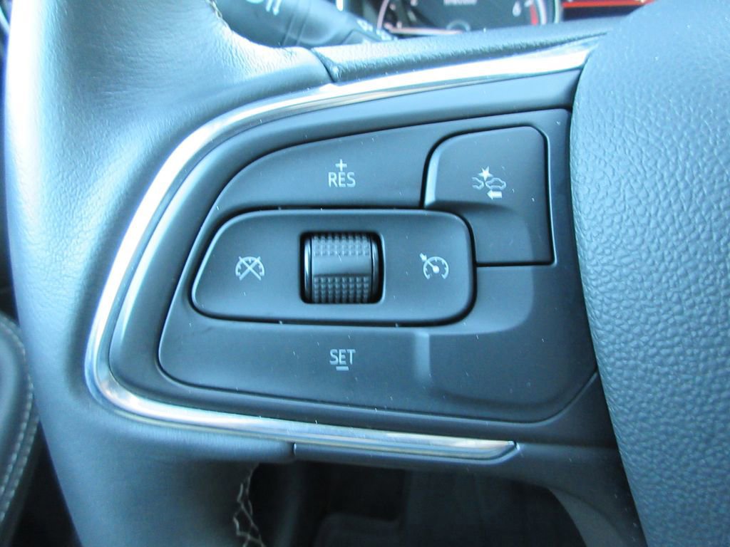 Used 2022 Buick Encore GX Select w/ Sport Touring Package image 25