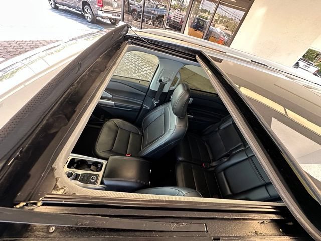 Used 2024 Ford Explorer Limited w/ Limited Technology Package AWD/4WD image 7