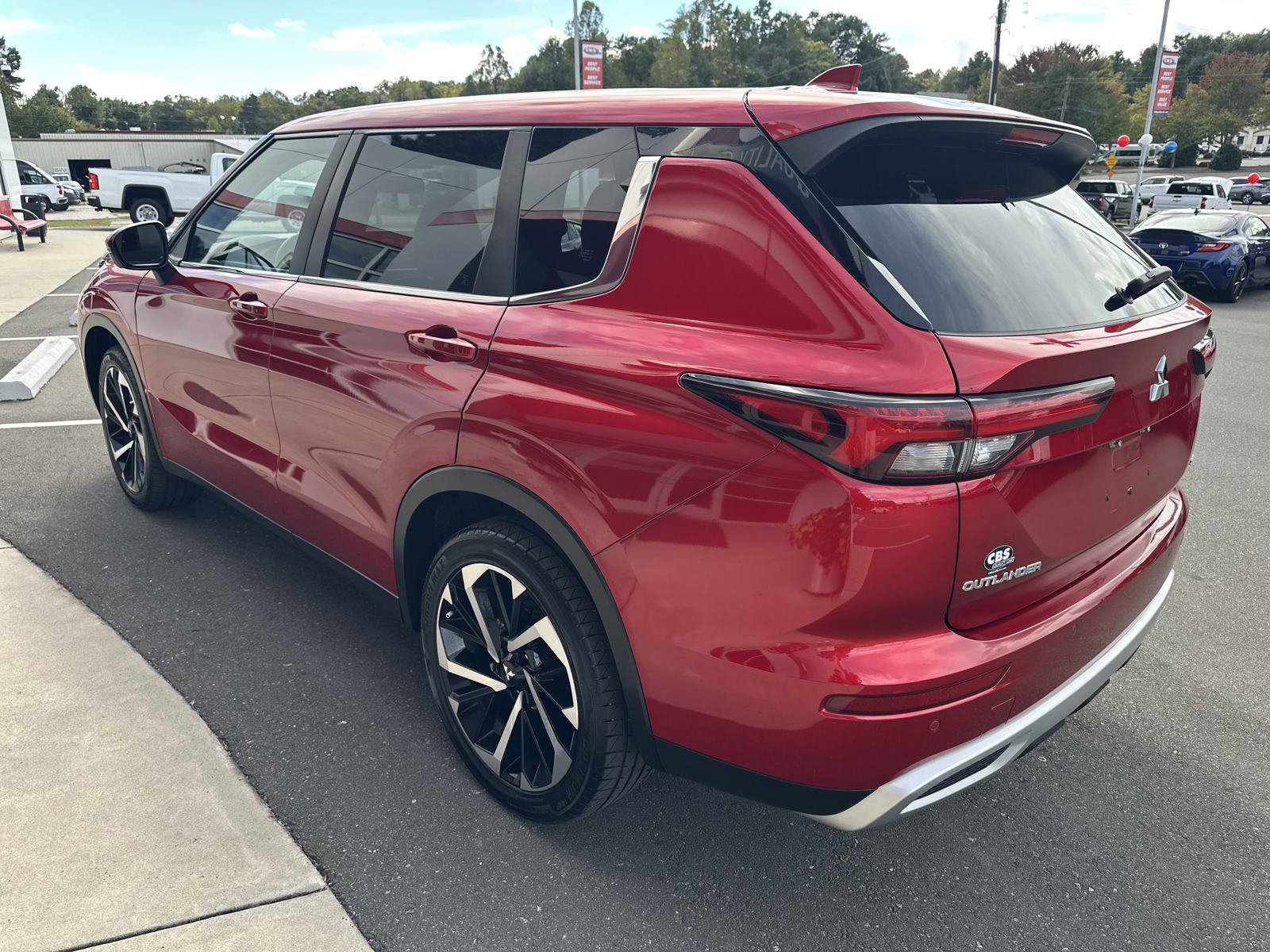 Used 2022 Mitsubishi Outlander SEL Black Edition image 6