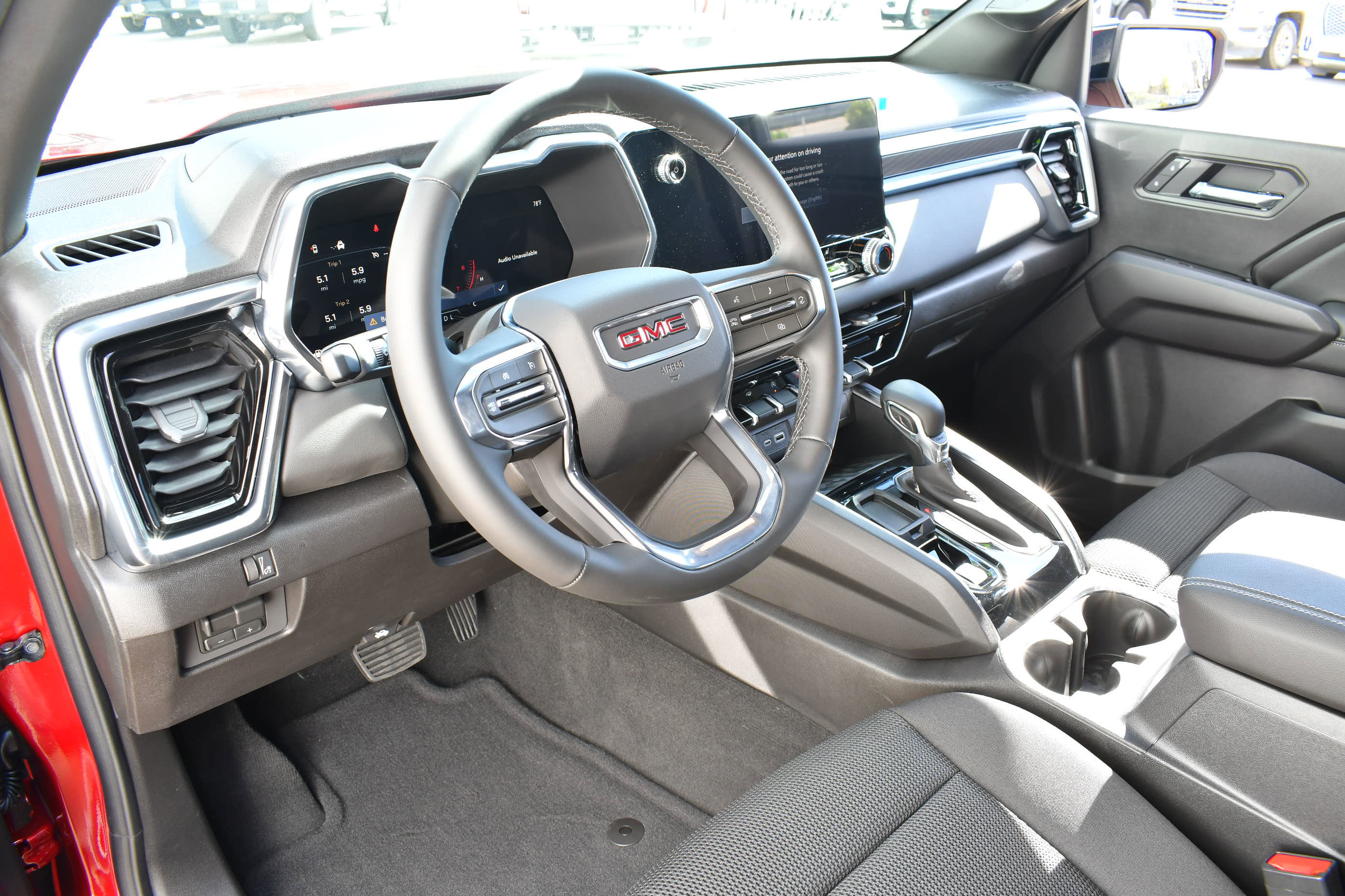 New 2026 GMC Canyon Elevation w/ Convenience Package image 12