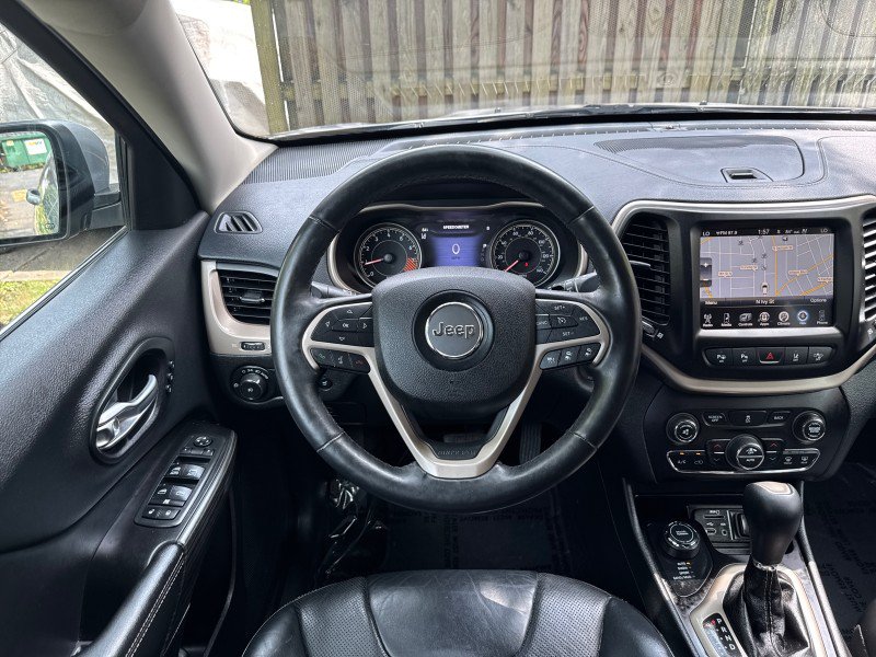Used 2014 Jeep Cherokee Limited w/ Technology Group AWD/4WD image 17