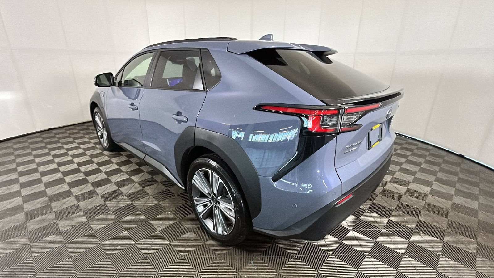 Used 2023 Subaru Solterra AWD image 5