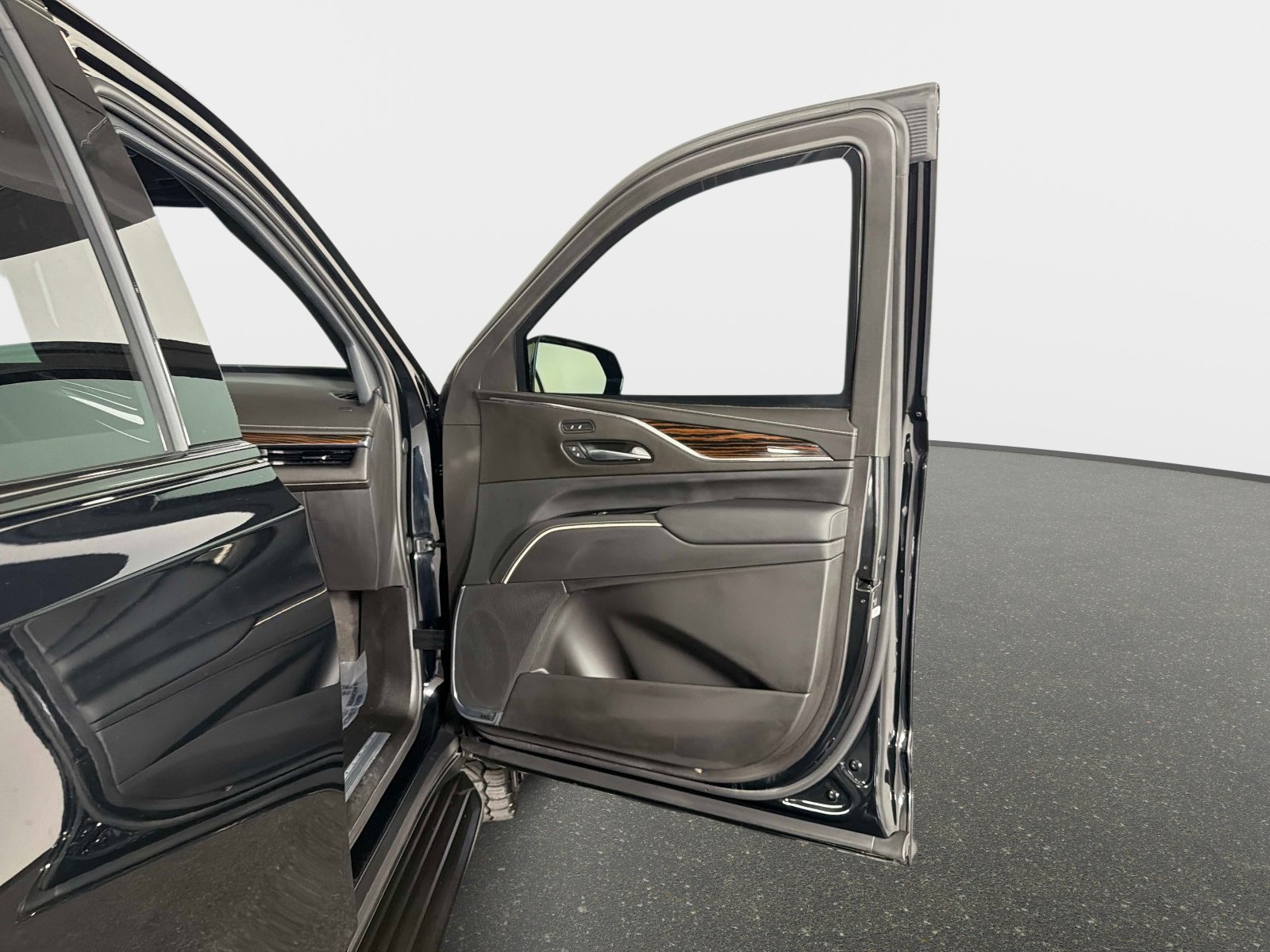 Used 2024 Cadillac Escalade ESV Luxury image 22
