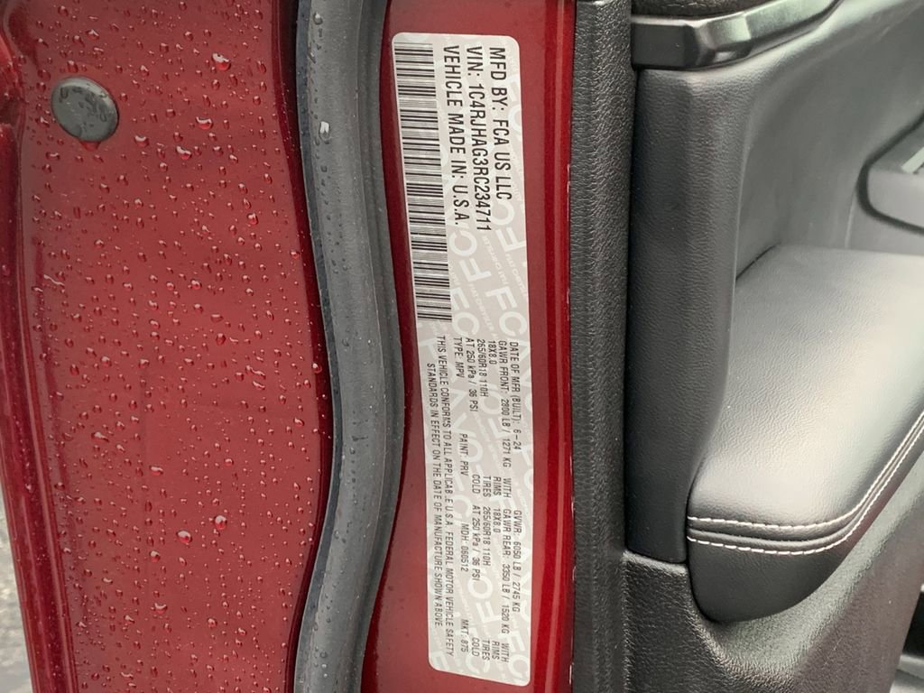 Used 2024 Jeep Grand Cherokee Altitude image 32