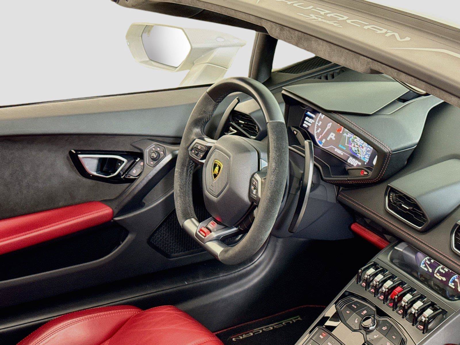 Used 2016 Lamborghini Huracan LP 610-4 AWD/4WD image 23