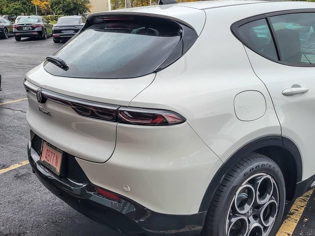 New 2025 Alfa Romeo Tonale AWD/4WD image 6
