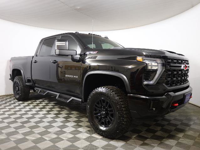 Used 2024 Chevrolet Silverado 2500 ZR2 w/ Technology Package AWD/4WD image 4