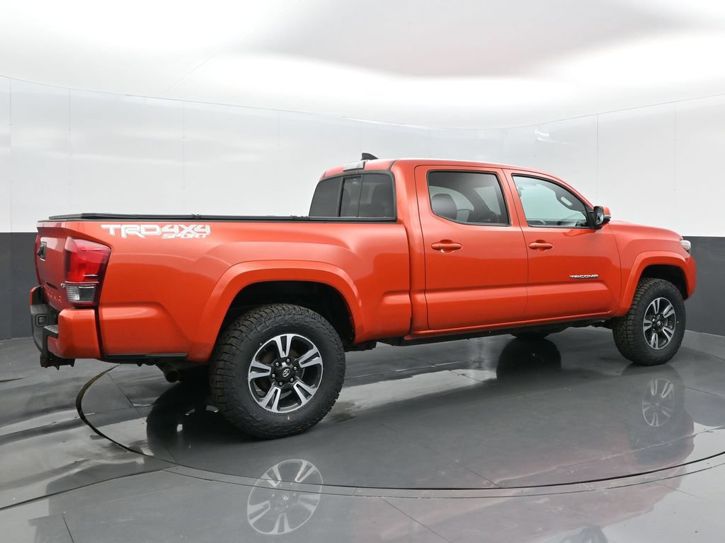 Used 2016 Toyota Tacoma TRD Sport w/ Towing Package AWD/4WD image 8