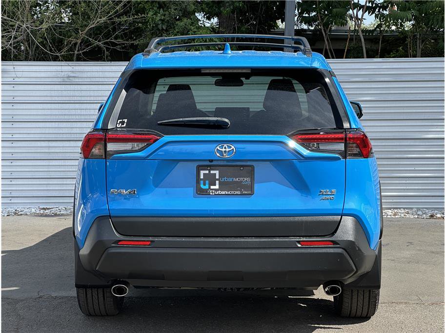 Used 2019 Toyota RAV4 XLE Premium AWD/4WD image 11