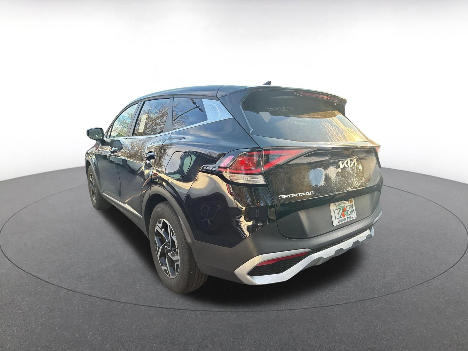 Used 2025 Kia Sportage LX image 6