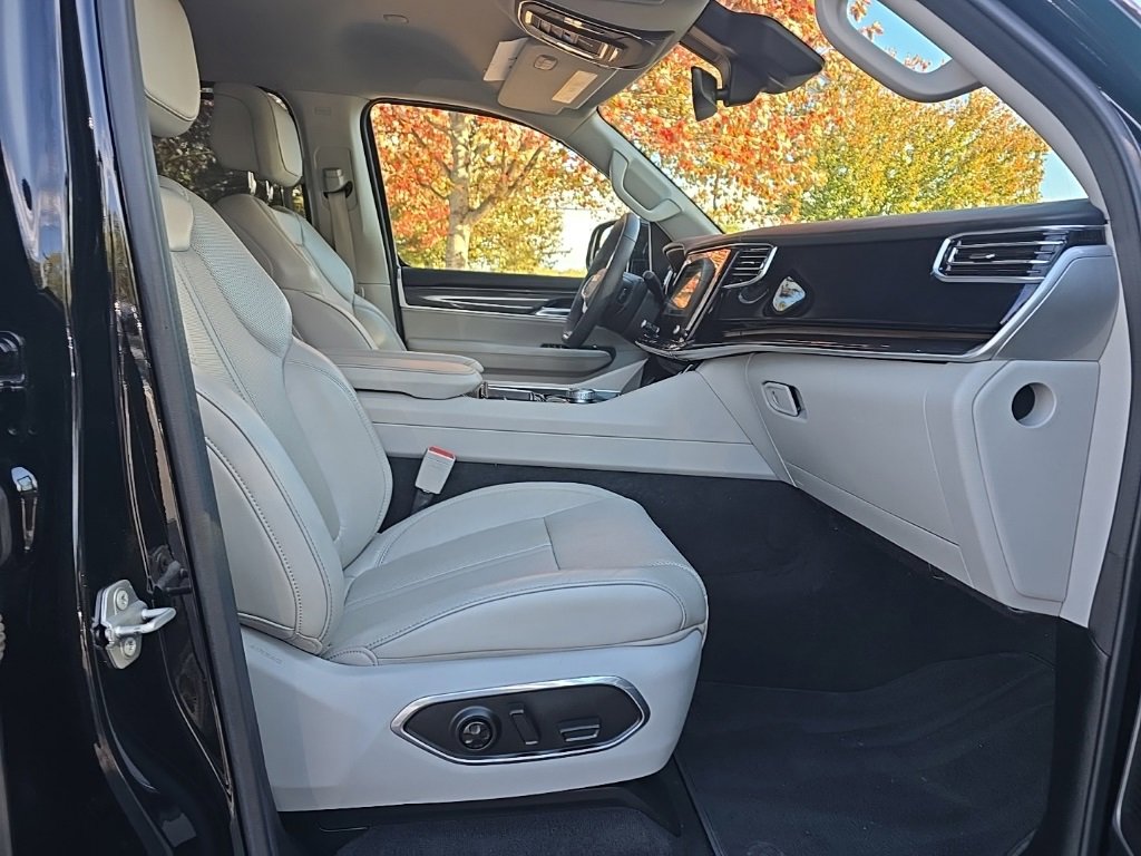 Used 2022 Jeep Wagoneer Series I w/ Convenience Group I image 12