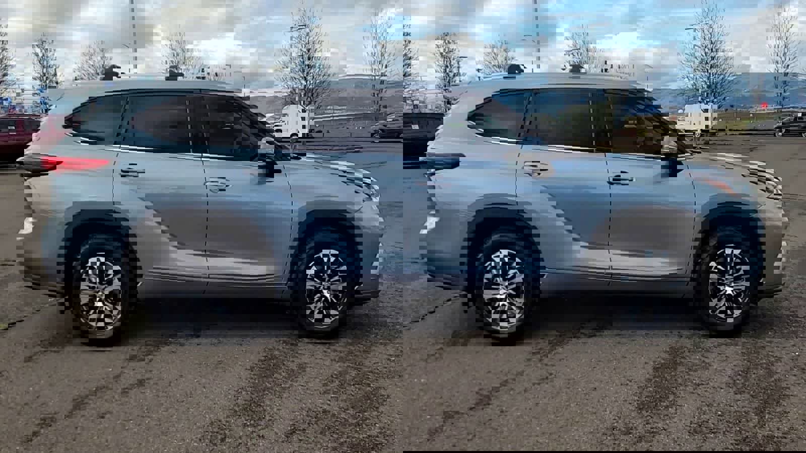 Used 2022 Toyota Highlander XLE image 9