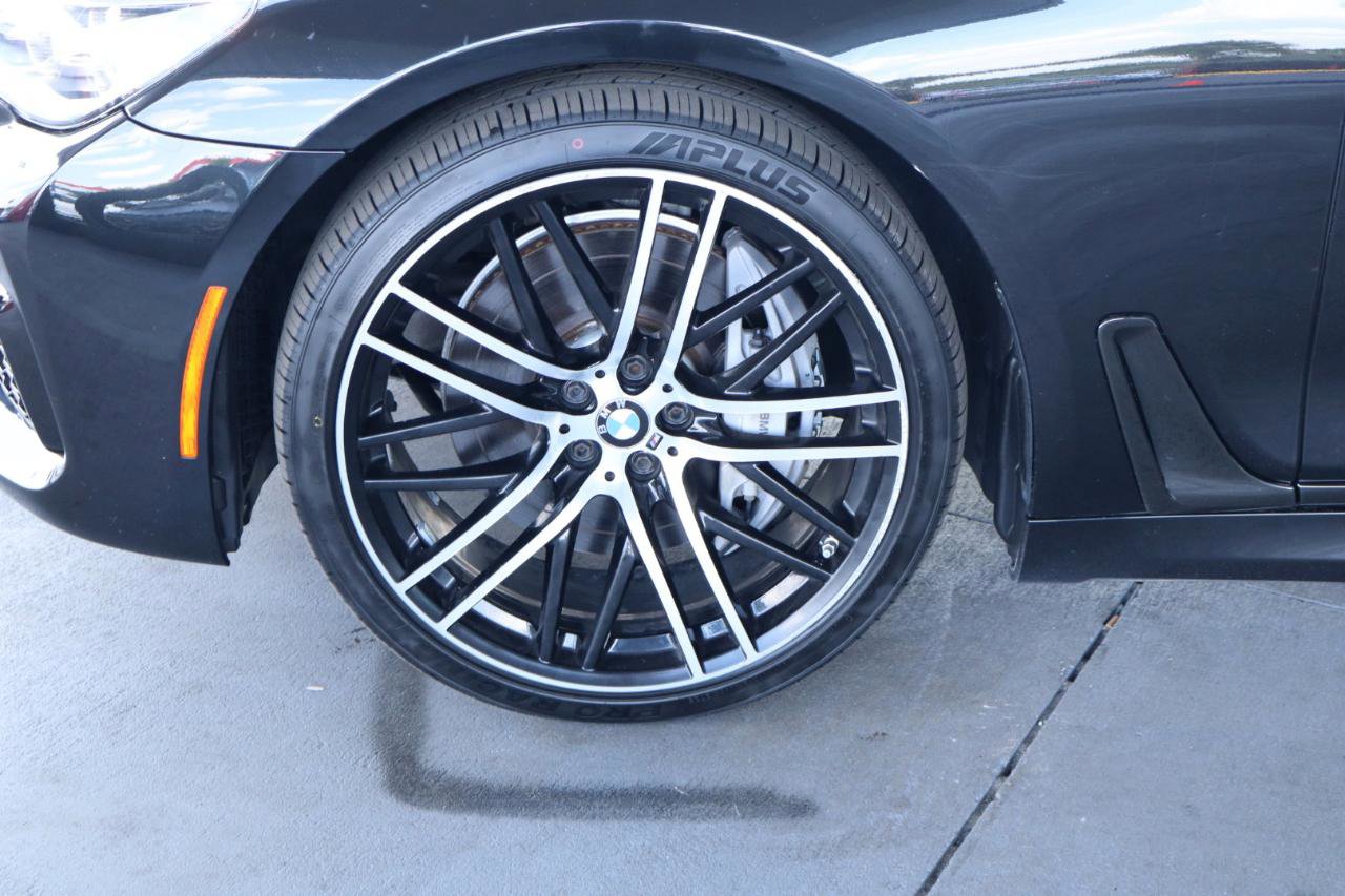 Used 2018 BMW 750i RWD image 12