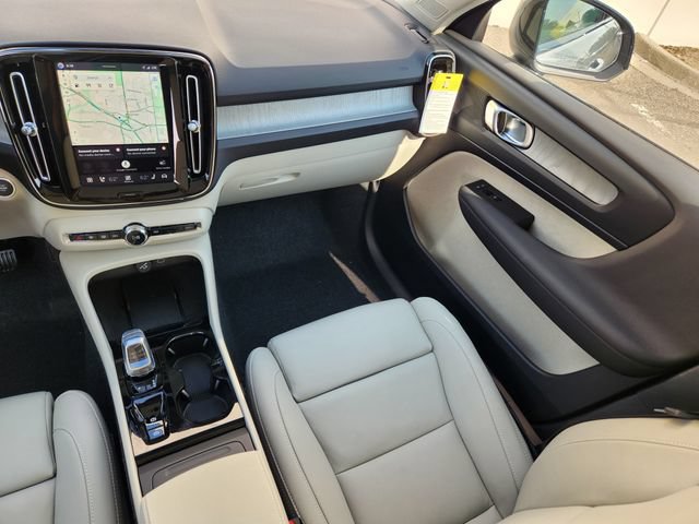 New 2026 Volvo XC40 B5 Plus w/ Protection Package Premier AWD/4WD image 12