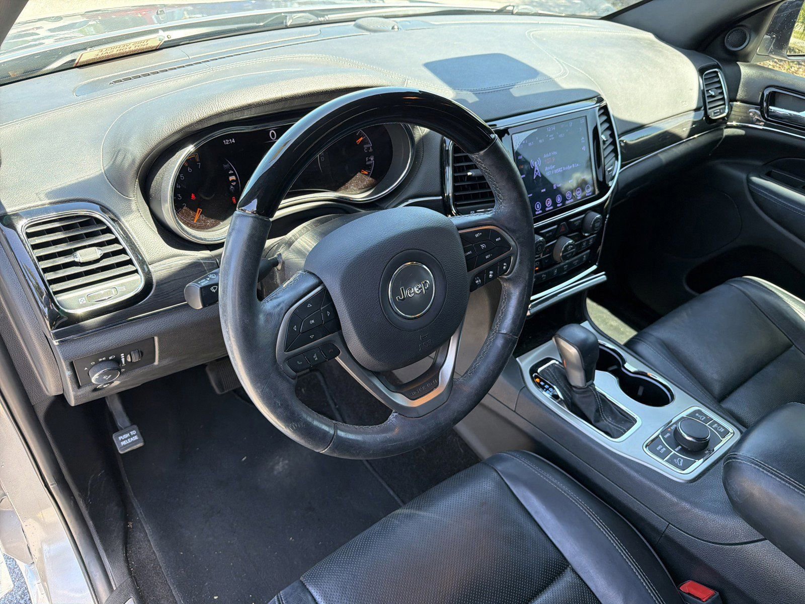 Used 2019 Jeep Grand Cherokee Overland AWD/4WD image 21
