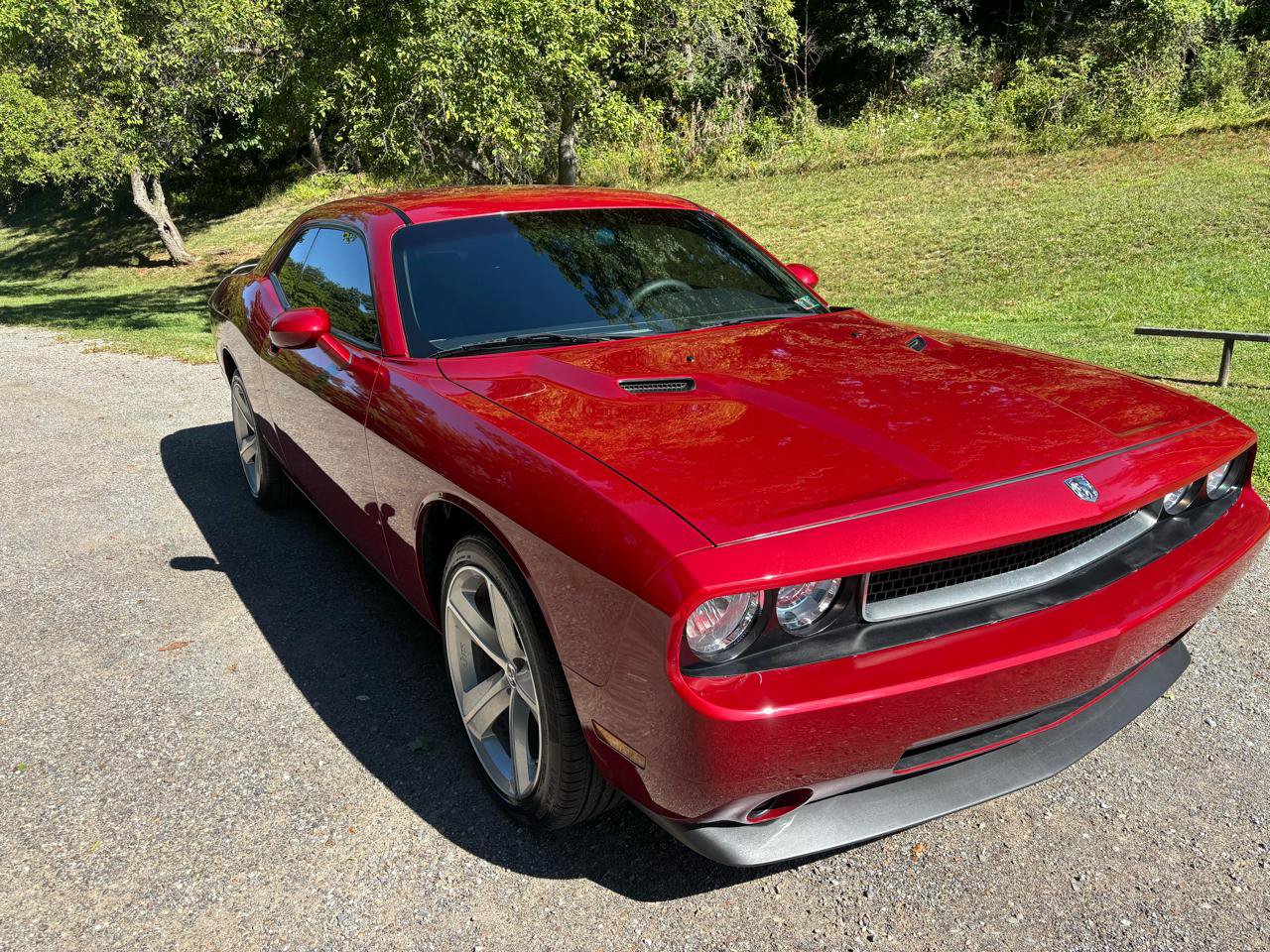 Used 2010 Dodge Challenger SE RWD image 1