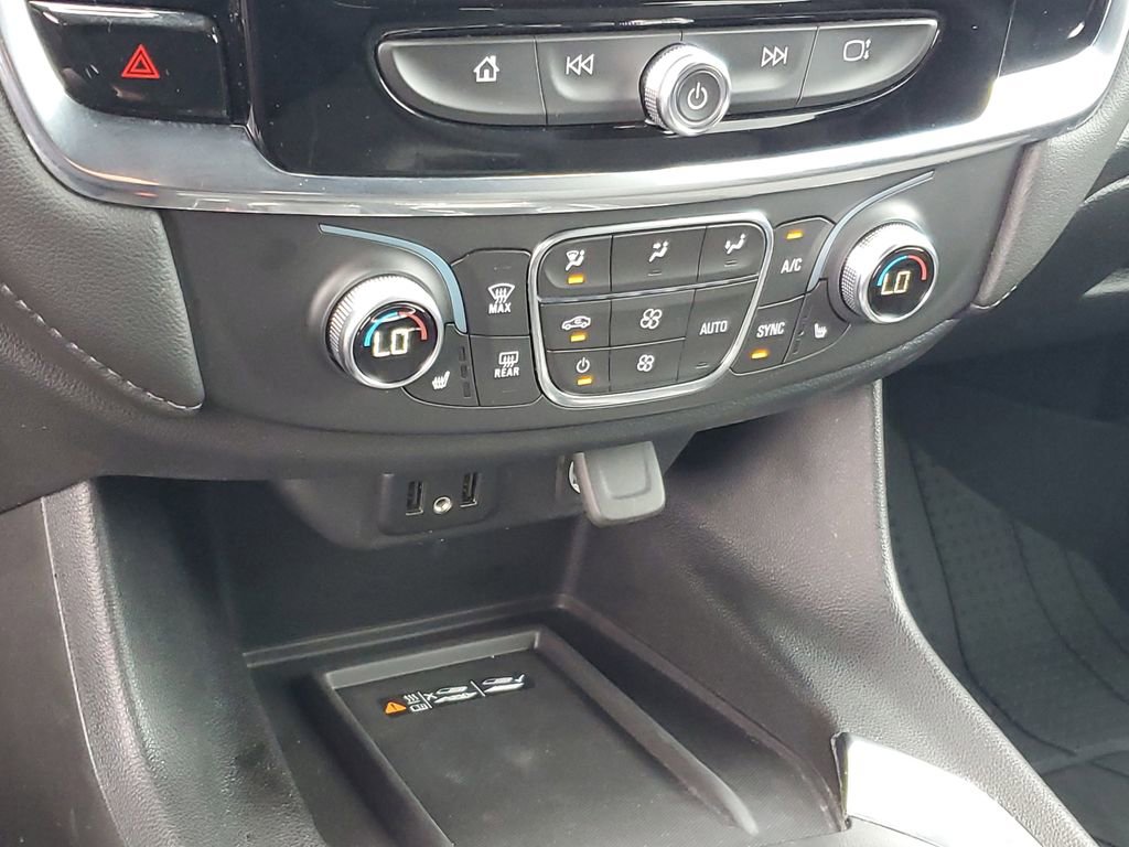 Used 2023 Chevrolet Traverse LT image 19