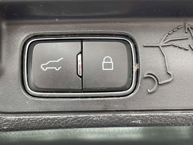 Used 2020 Ford Explorer XLT RWD image 10