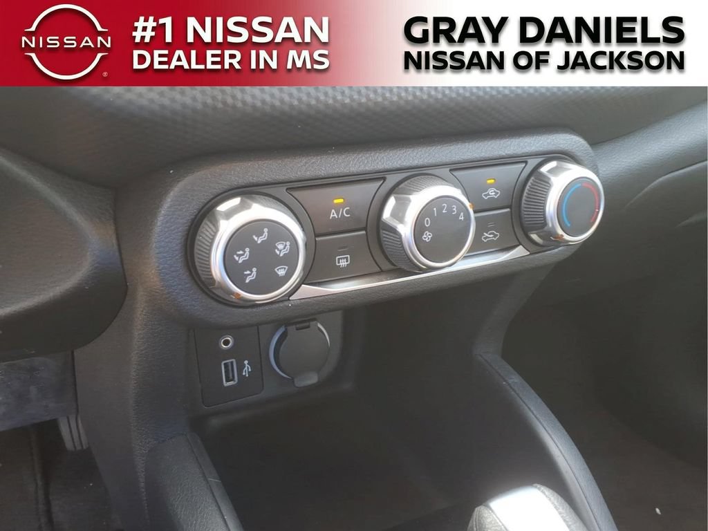 Used 2022 Nissan Kicks S FWD image 17