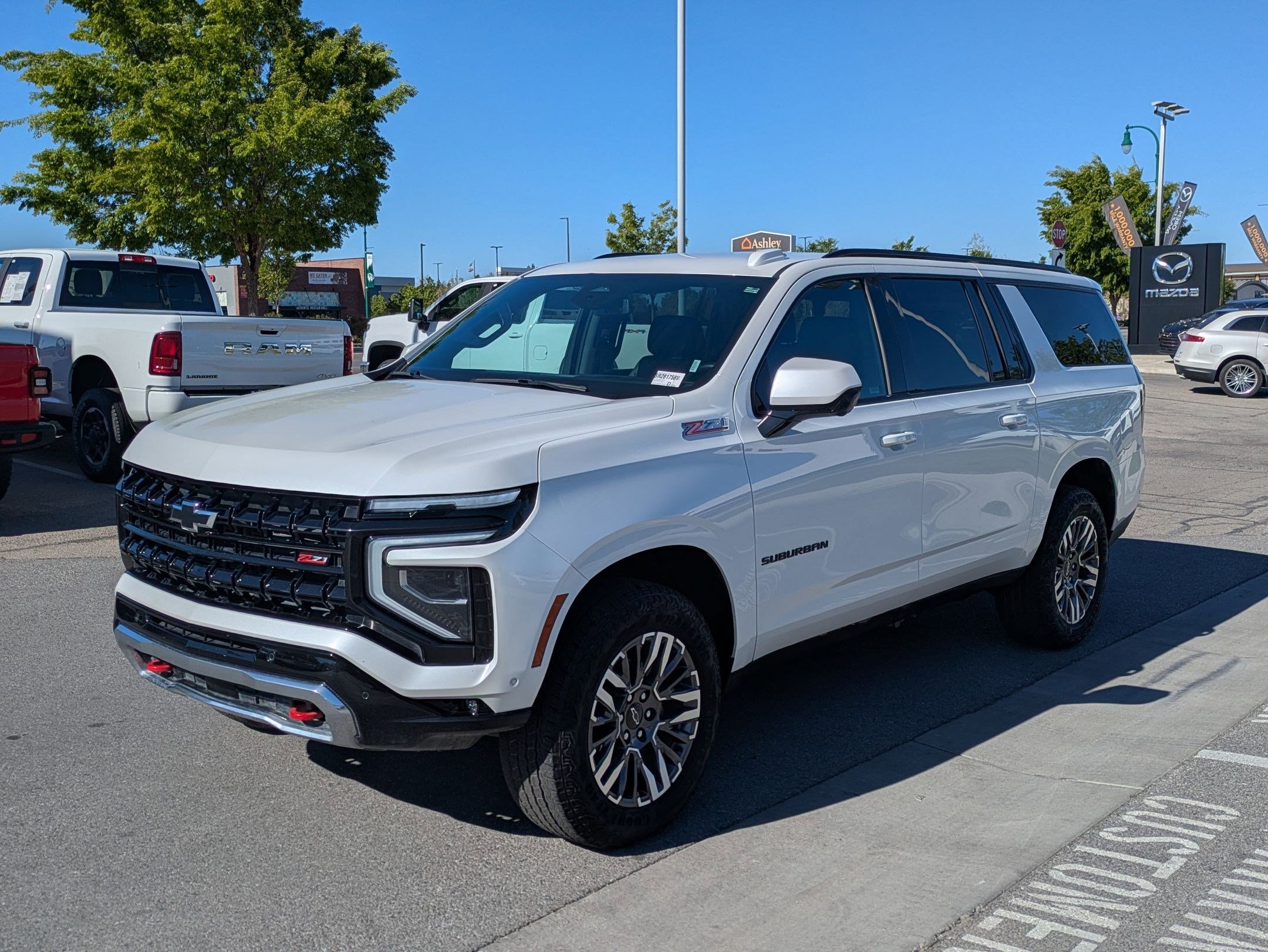 Used 2025 Chevrolet Suburban Z71 AWD/4WD image 11