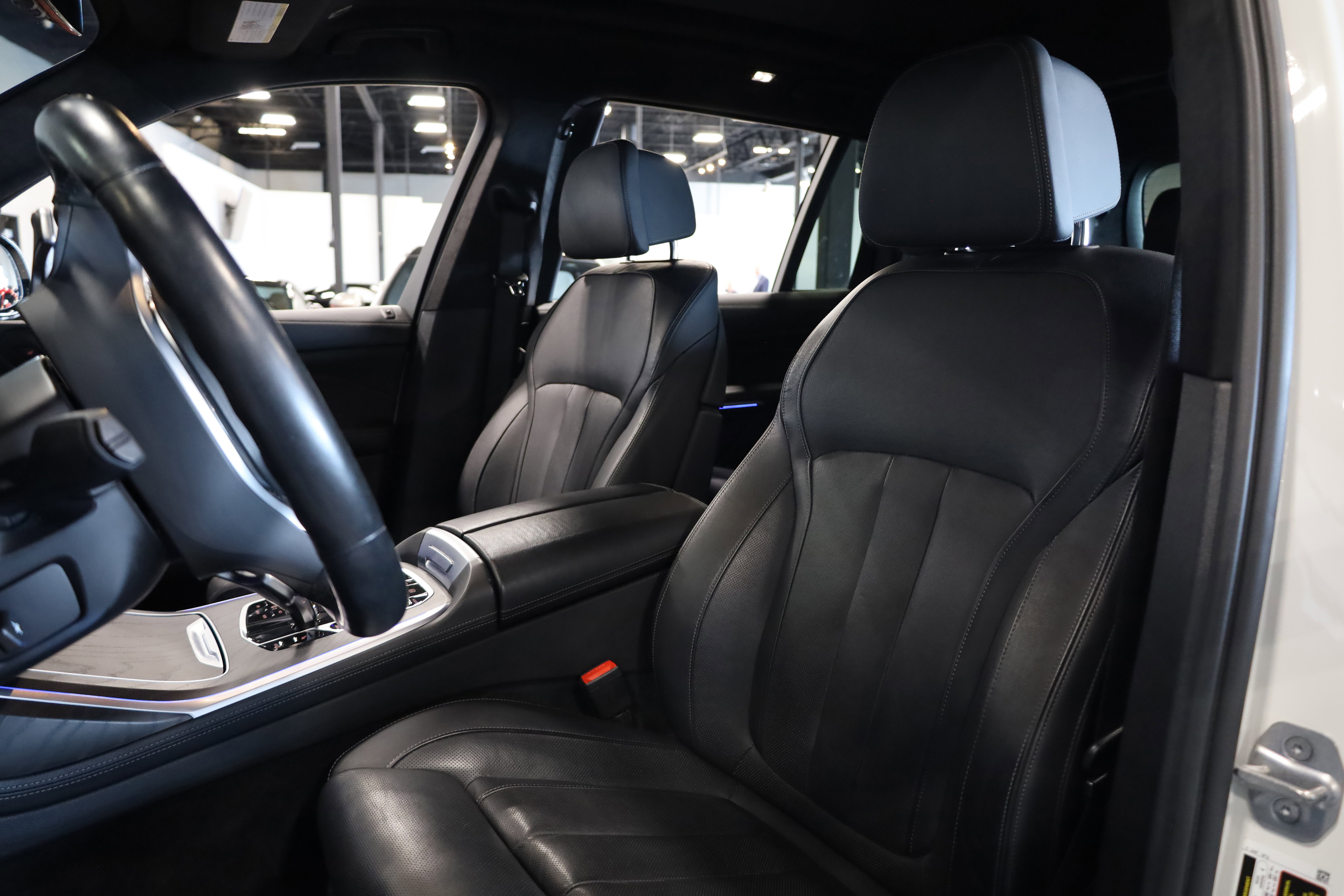 Used 2022 BMW X7 xDrive40i w/ M Sport Package image 18