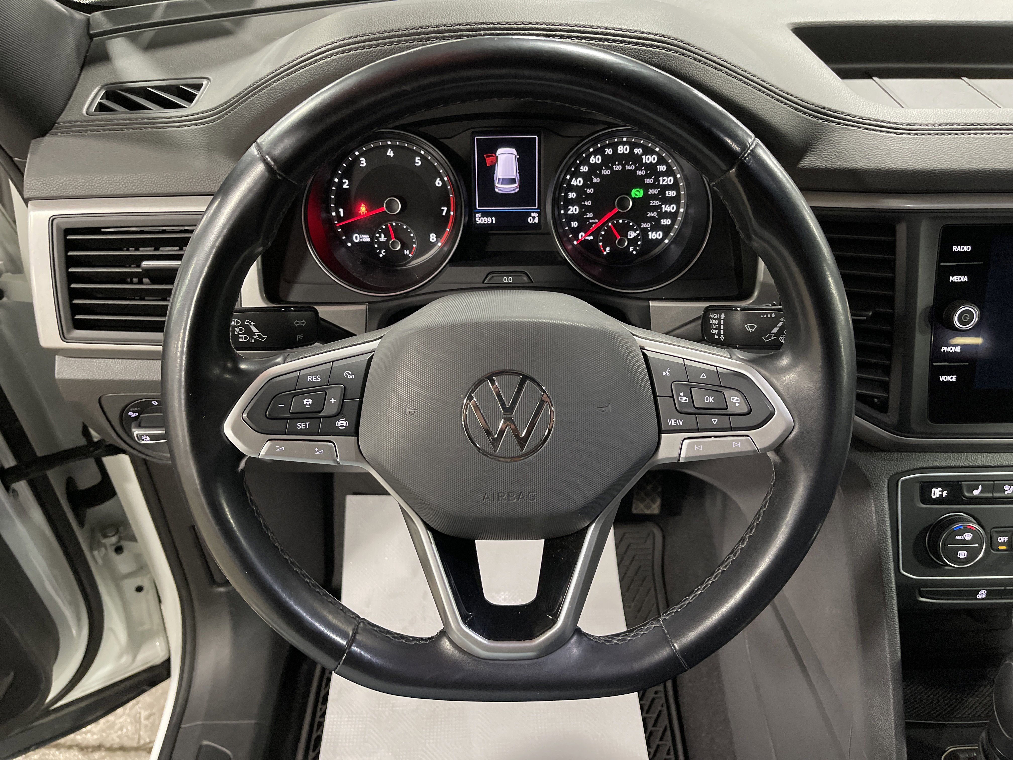 Used 2020 Volkswagen Atlas Cross Sport SE w/ Panoramic Sunroof Package image 19