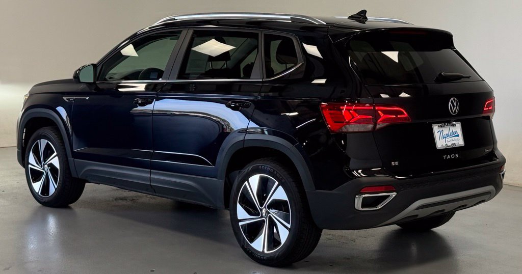 Used 2023 Volkswagen Taos SE AWD/4WD image 4