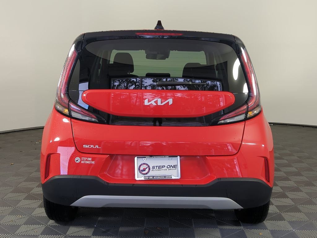 Used 2025 Kia Soul LX w/ LX Technology Package image 6