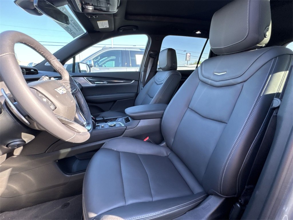 Used 2024 Cadillac XT6 Sport image 17