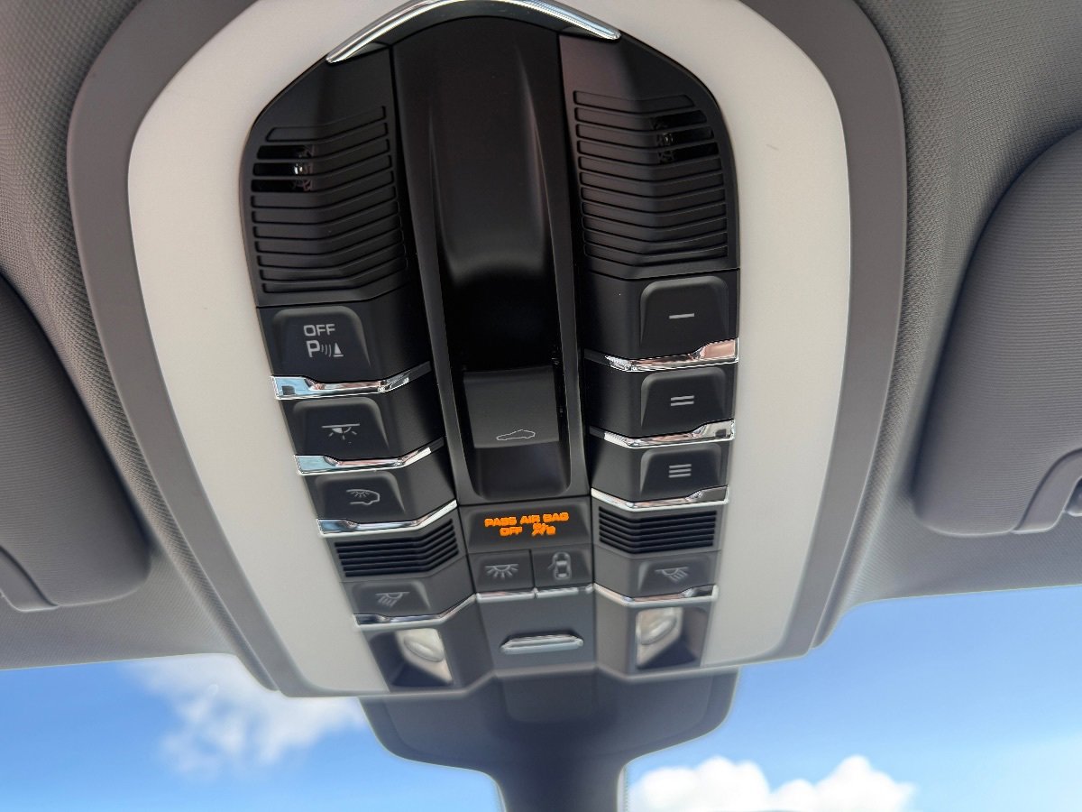 Used 2012 Porsche Panamera 4 image 25