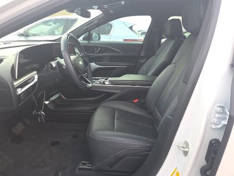 Used 2024 Cadillac Lyriq Sport RWD image 3