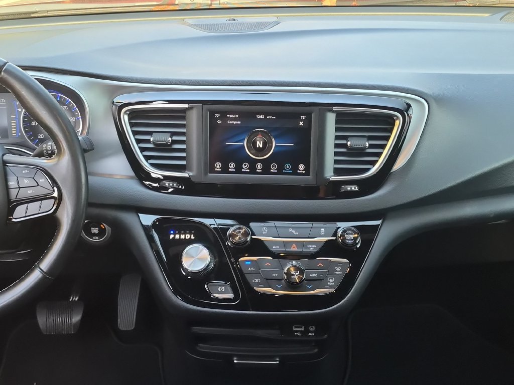Used 2018 Chrysler Pacifica Touring Plus w/ S Appearance Package FWD image 21