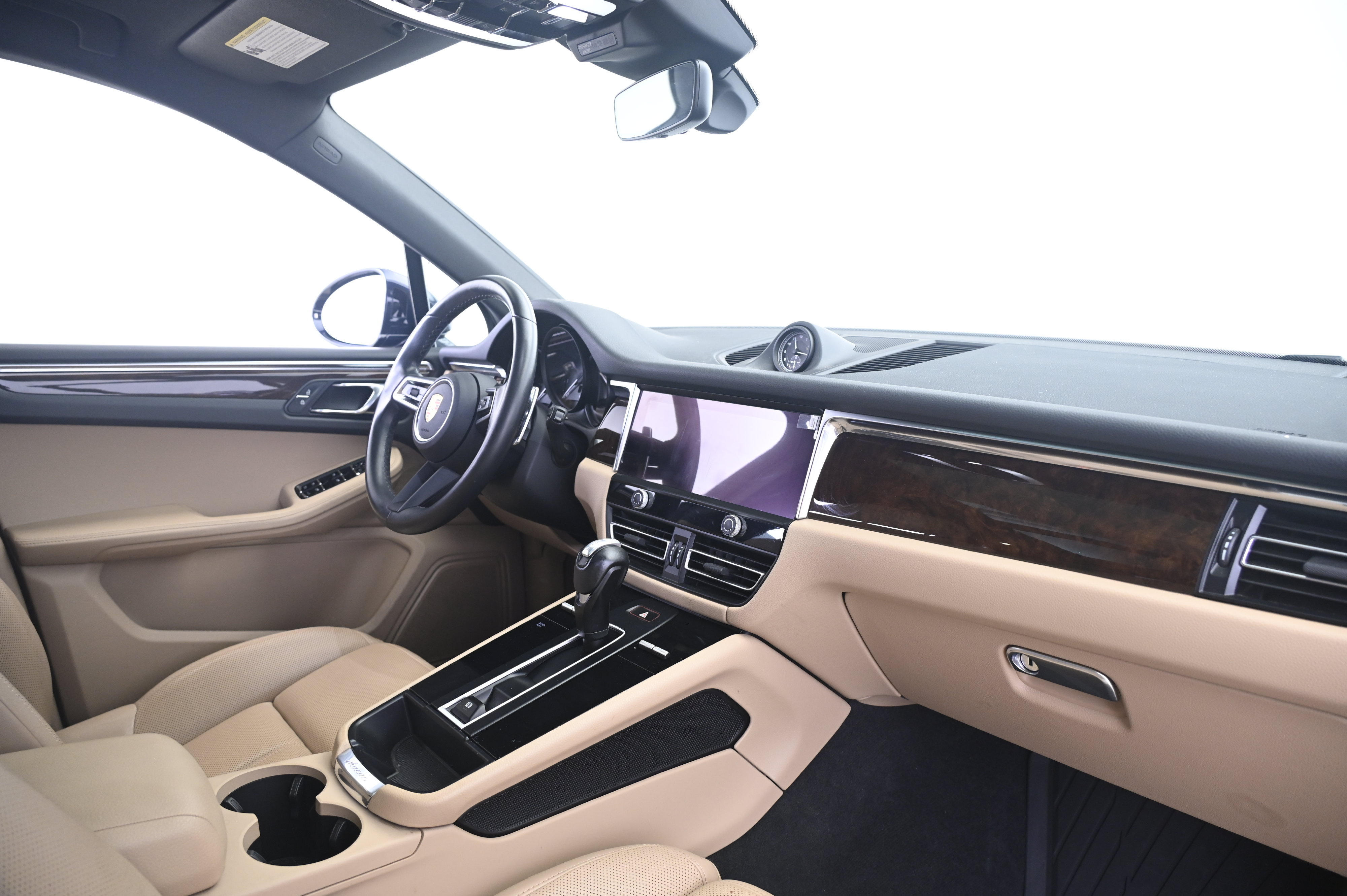 Certified 2023 Porsche Macan AWD/4WD image 22