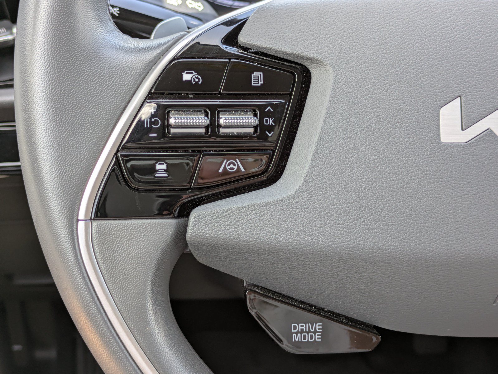 Certified 2023 Kia Niro EX FWD image 19
