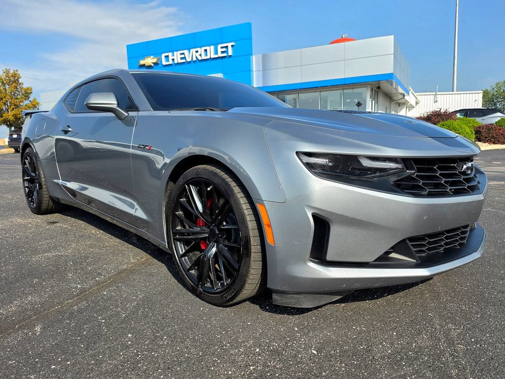 Used 2023 Chevrolet Camaro LT RWD image 9