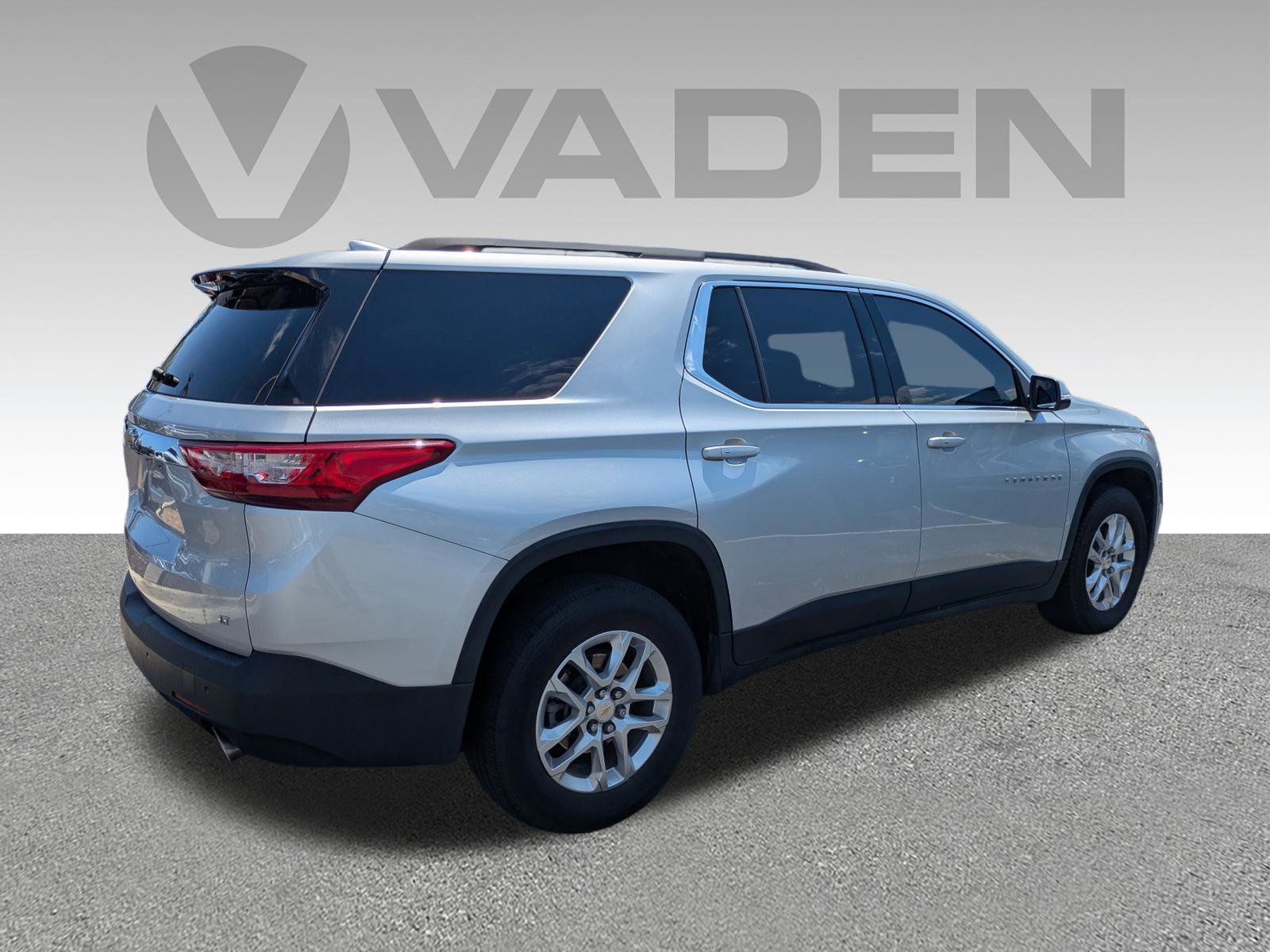 Used 2021 Chevrolet Traverse LT FWD image 27