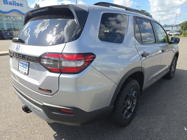 Used 2025 Honda Pilot TrailSport image 9