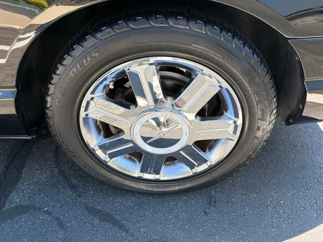 Used 2005 Ford Thunderbird RWD image 26