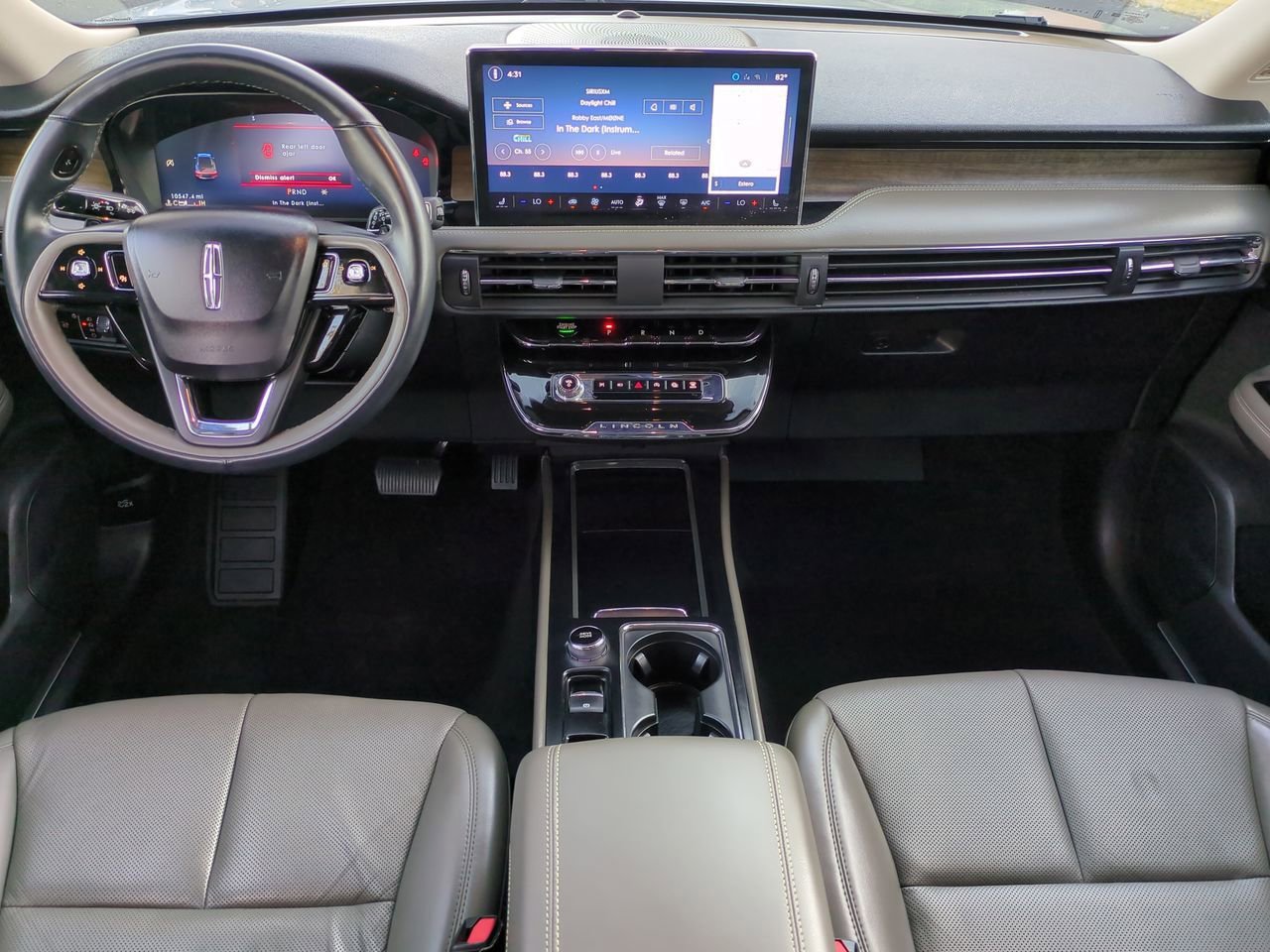 Used 2023 Lincoln Corsair Reserve w/ Towing Package image 15