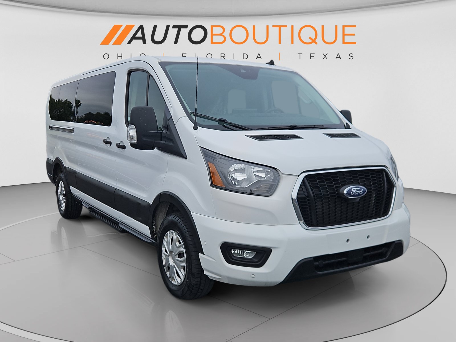Used 2023 Ford Transit 350 XLT RWD image 7