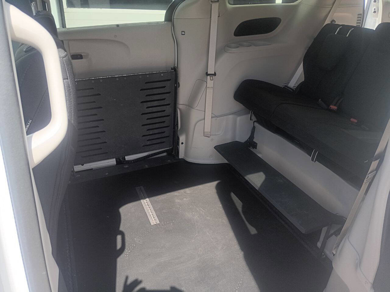 Used 2018 Chrysler Pacifica Touring Plus image 14