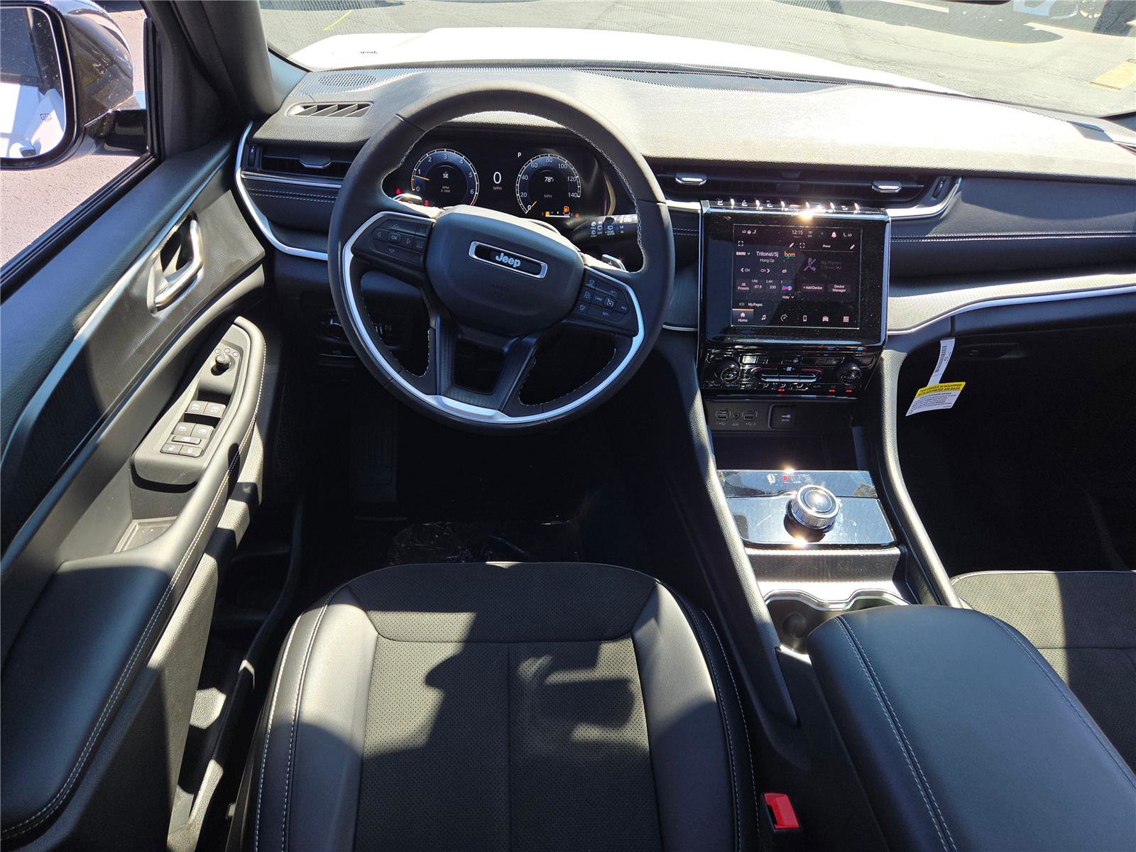 New 2025 Jeep Grand Cherokee Altitude image 21