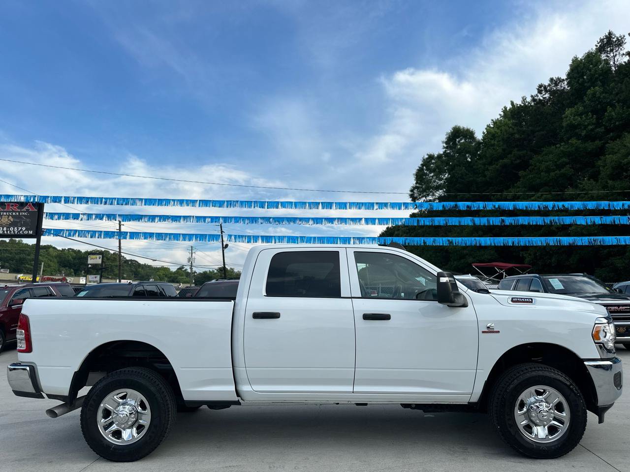 Used 2024 RAM 2500 Tradesman w/ Chrome Appearance Group AWD/4WD image 8