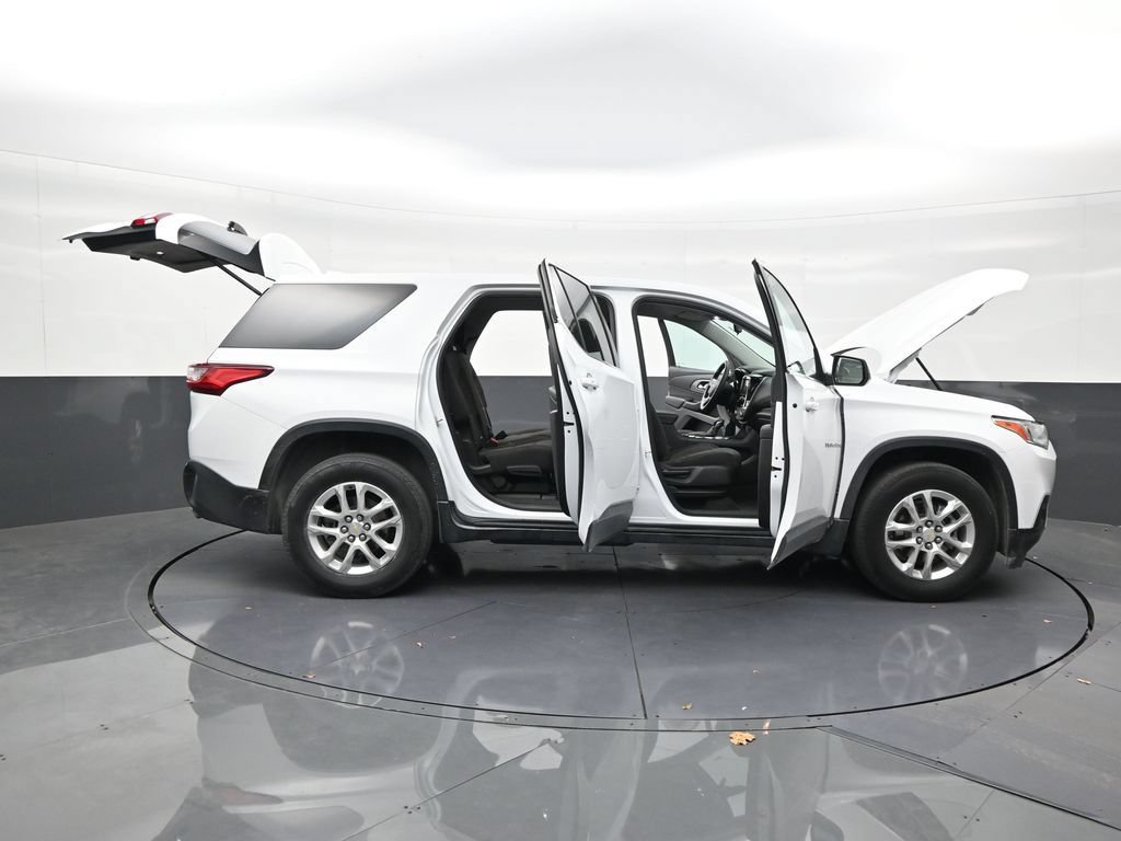 Used 2021 Chevrolet Traverse LS FWD image 29