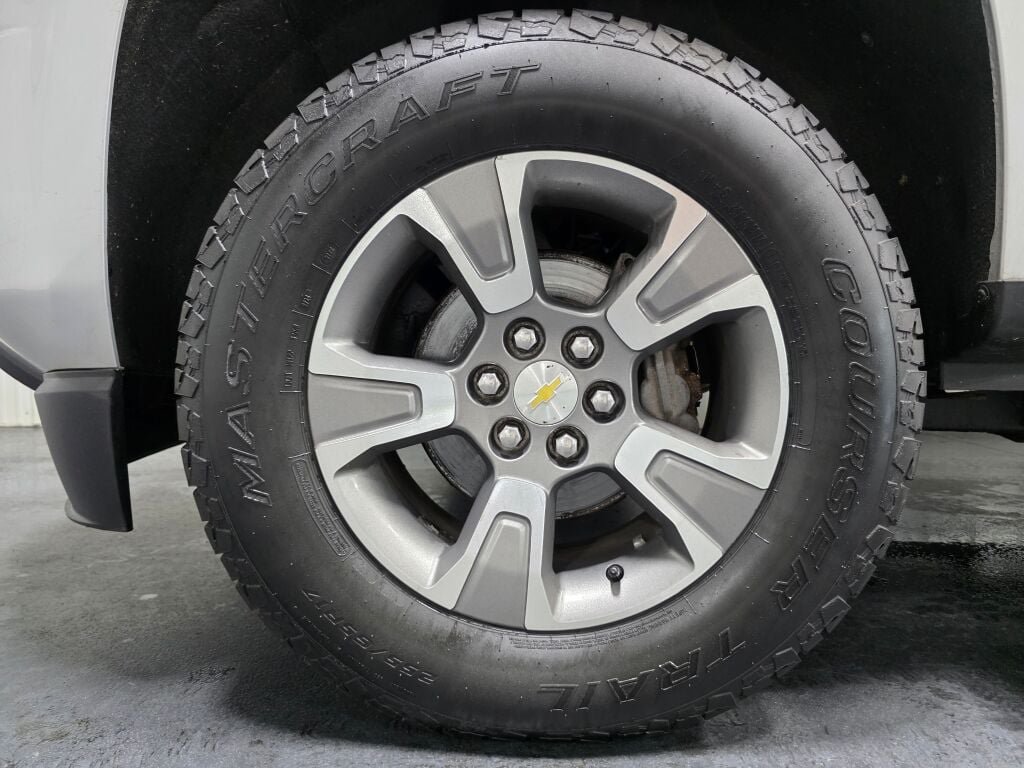 Used 2018 Chevrolet Colorado Z71 w/ LPO, Premium Interior Package AWD/4WD image 5