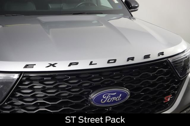 Used 2020 Ford Explorer ST w/ ST Street Pack image 18