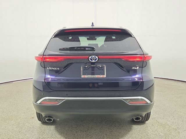 Used 2024 Toyota Venza XLE AWD/4WD image 6