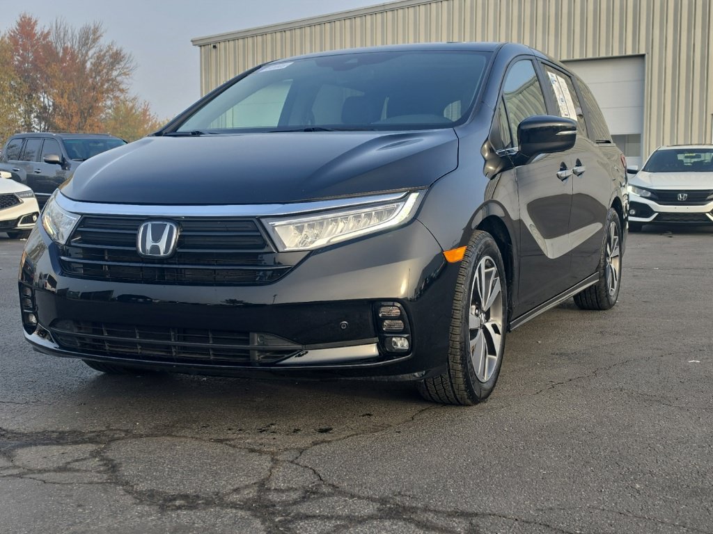 Certified 2024 Honda Odyssey Touring image 3