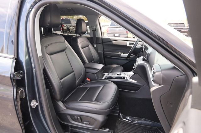 Certified 2024 Ford Explorer XLT w/ Equipment Group 202A AWD/4WD image 27